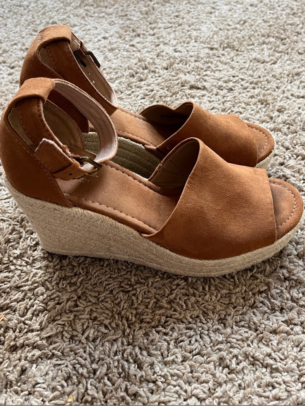 Universal Thread Cognac Espadrille Wedge Platform Sandals Jute & Peep toe 4” 1.5